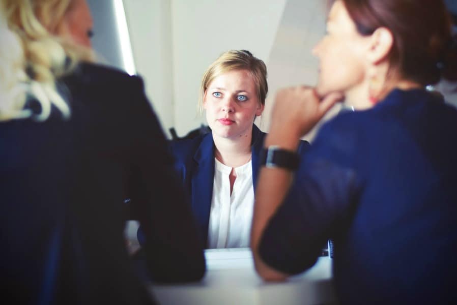 bolsas de estudo no Exterior para mulheres partiu intercambio