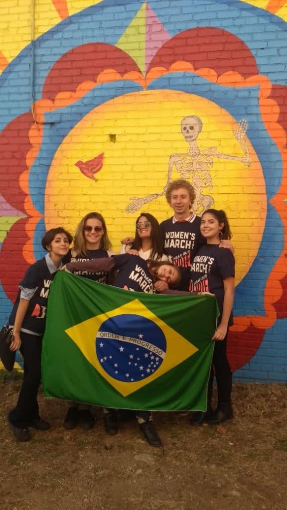 Como funciona o Jovens Embaixadores partiu intercambio carla benfica Womens March em Tulsa