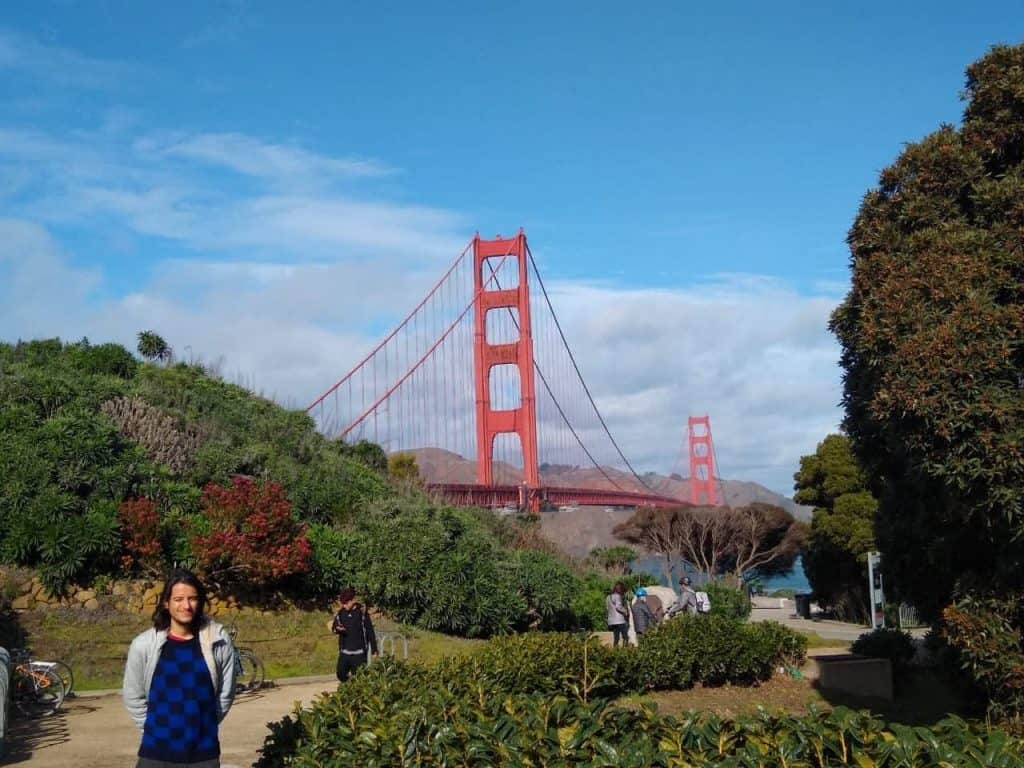 João Pedro Amaral, FLTA da Fulbright, em frente ao Golden Gate, na Califórinia